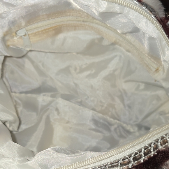 (J8) Black and White Mini Bag with Patch Fur Design - Picture 3 of 7